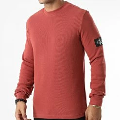 Top 10 ❤️ Sweat Crewneck Monogram Badge Waffle 6610 Rouge Brique de Calvin Klein ⌛