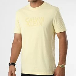 Nouveau 🎉 Tee 👚 Shirt Distorted Logo 0113 Jaune Clair de Calvin Klein 🌟