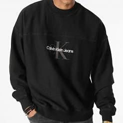 Sortie 👍 Sweat Crewneck Monologo Textured 1893 Noir de Calvin Klein 💯 -Calvin Klein Soldes Magasin calvin klein 331177 J30J321893 BEH 20220810T155237 03