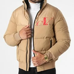 Bon marché 🌟 Doudoune Cut Off CK 1973 Camel de Calvin Klein ✔️