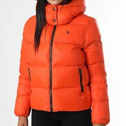 Offres 🎁 Doudoune Capuche Femme 9819 Orange de Calvin Klein 🎁 -Calvin Klein Soldes Magasin calvin klein 331955 J20J219819 S04 20220901T154801 03