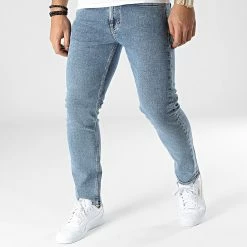 Grosses soldes 🌟 Jean Slim 1467 Bleu Wash de Calvin Klein ⌛