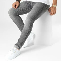 Nouveau ⌛ Jean Skinny 1447 Gris Anthracite de Calvin Klein 🥰 -Calvin Klein Soldes Magasin calvin klein 332137 J30J321447 1BZ 20220822T162055 03