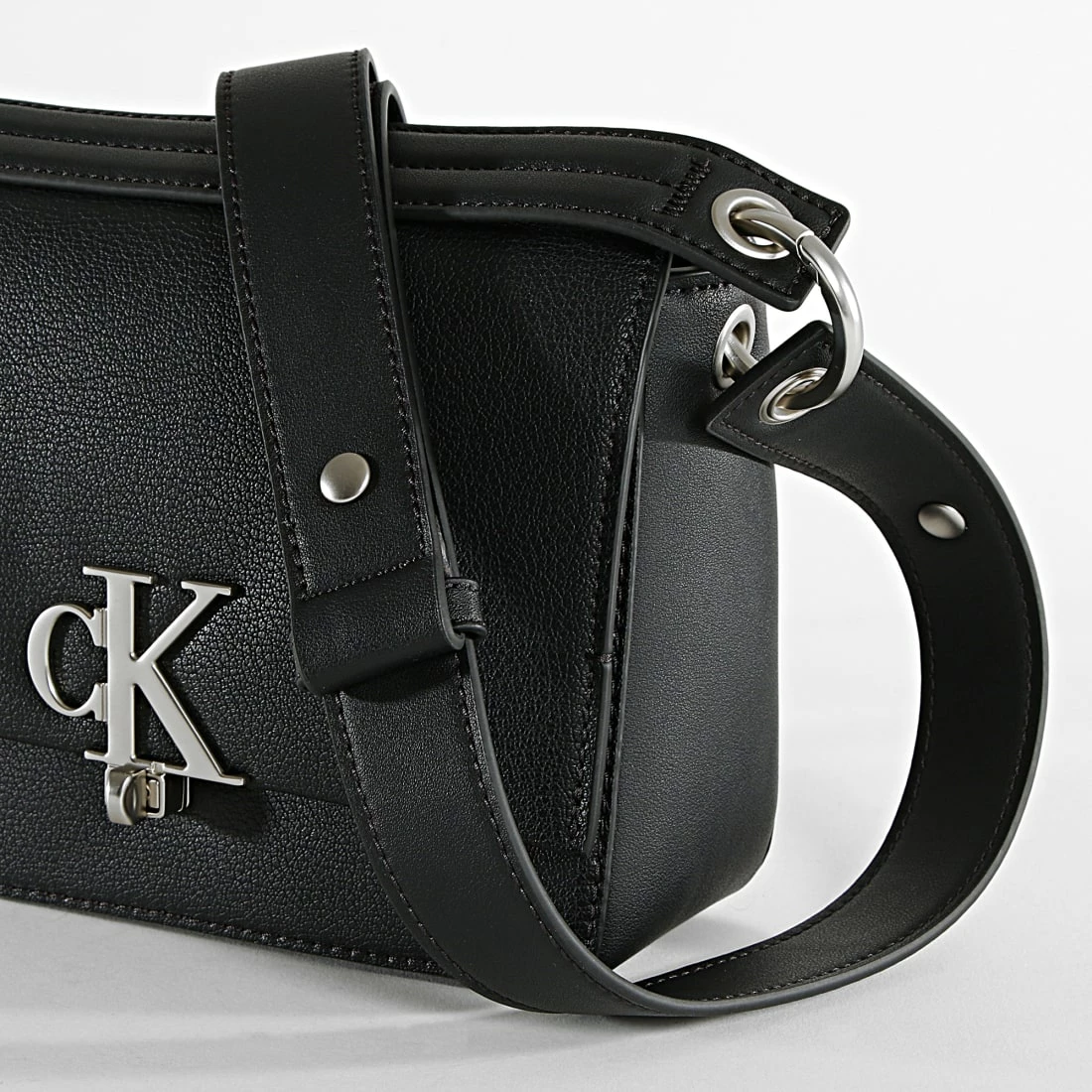 Vente flash 🧨 Sac A Main Femme Minimal Monogram 0083 Noir de Calvin Klein 🧨 2 Vente flash 🧨 Sac A Main Femme Minimal Monogram 0083 Noir de Calvin Klein 🧨 – Image 2