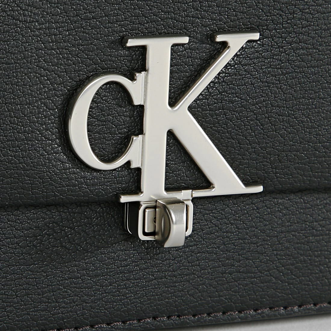 Vente flash 🧨 Sac A Main Femme Minimal Monogram 0083 Noir de Calvin Klein 🧨 3 Vente flash 🧨 Sac A Main Femme Minimal Monogram 0083 Noir de Calvin Klein 🧨 – Image 3