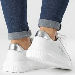 Meilleure vente 🧨 Baskets Femme Chunky Cupsole Lace Up Mono 0833 White Silver de Calvin Klein 🥰 -Calvin Klein Soldes Magasin calvin klein 332868 YW0YW00833 0LB 20220830T155859 04