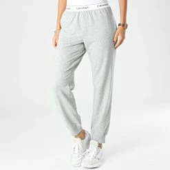Offres 🤩 Pantalon Jogging Femme QS6872E Gris Chiné de Calvin Klein 😀