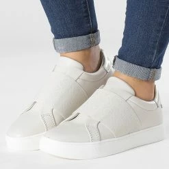 Coupon 🎁 Baskets Femme Cupsole Slip-On 1325 Dark Ecru de Calvin Klein 🌟