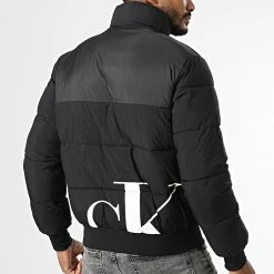 Le moins cher ⭐ Doudoune Cut Off CK 1973 Noir de Calvin Klein 🛒 7 Le moins cher ⭐ Doudoune Cut Off CK 1973 Noir de Calvin Klein 🛒 -Calvin Klein Soldes Magasin calvin klein 335329 J30J321973 BEH 20220905T160418 04