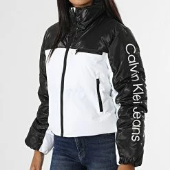 Bon marché 🛒 Doudoune Femme Color Blocking 9832 Blanc Noir de Calvin Klein 🥰 -Calvin Klein Soldes Magasin calvin klein 335357 J20J219832 BEH 20220906T150152 03