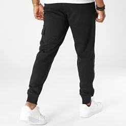 Top 10 🔥 Pantalon Jogging A Bande Logo Tape Cargo 2050 Noir de Calvin Klein 🔥 -Calvin Klein Soldes Magasin calvin klein 335487 J30J322050 BEH 20220906T140509 04