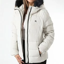 Vente flash ❤️ Doudoune Capuche Fourrure Femme 9824 Beige de Calvin Klein ⌛ -Calvin Klein Soldes Magasin calvin klein 335899 J20J219824 ACF 20220920T161051 03