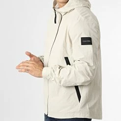 Le moins cher 👍 Veste Col Zippé Capuche Crinkle Nylon 8627 Beige de Calvin Klein 🛒 -Calvin Klein Soldes Magasin calvin klein 336353 K10K108627 ACE 20220912T155136 03