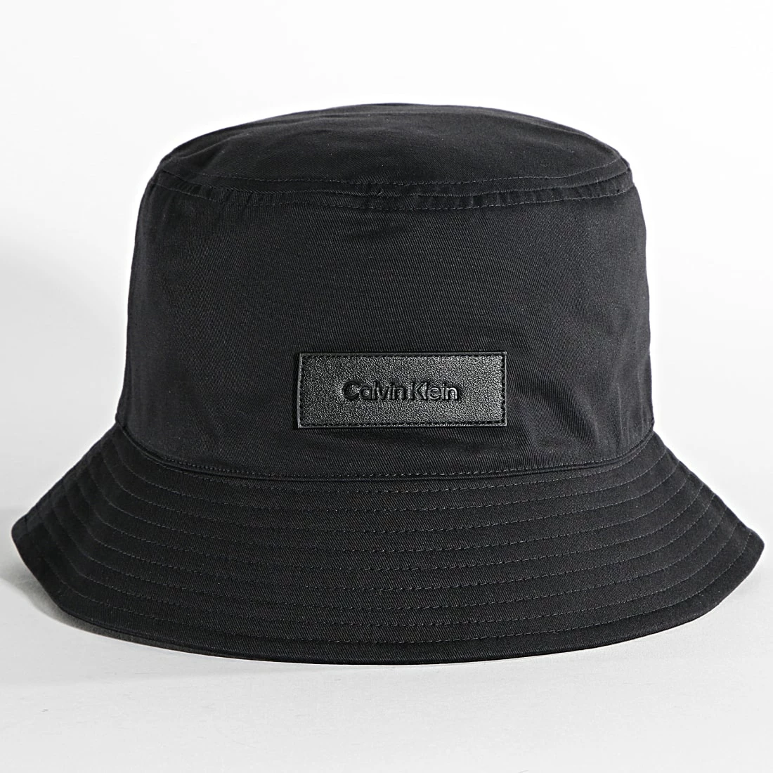 De gros 😀 Bob Badge Noir de Calvin Klein 🎁 1 De gros 😀 Bob Badge Noir de Calvin Klein 🎁