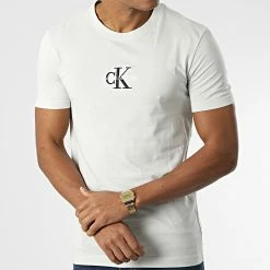 De gros 🎉 Tee 👕 Shirt 0855 Gris de Calvin Klein 💯 -Calvin Klein Soldes Magasin calvin klein 336639 J30J320855 PRF 20221026T135701 03