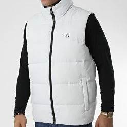 Top 10 👍 Doudoune Sans Manches Essential Down 9055 Gris Clair de Calvin Klein 😍