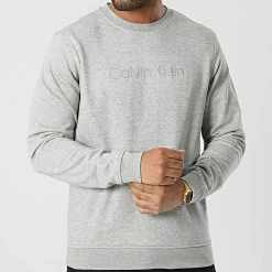 Meilleure vente 🔥 Sweat Crewneck Réfléchissant GMS2W305 Gris Chiné de Calvin Klein 🎁 -Calvin Klein Soldes Magasin calvin klein 338125 GMS2W305 P7A 20221104T150544 03