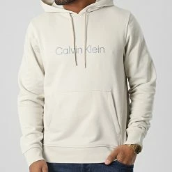 Promo ⌛ Sweat Capuche Réfléchissant GMS2W304 Beige de Calvin Klein 🛒