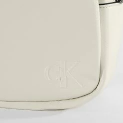 Remise 💯 Sac A Main Femme Ultralight 0057 Beige de Calvin Klein 🥰 -Calvin Klein Soldes Magasin calvin klein 338511 K60K610057 ACF 20221011T152022 03