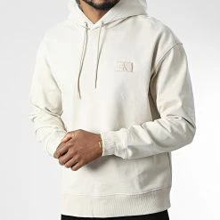 Les meilleures critiques de 😍 Sweat Capuche 1879 Beige de Calvin Klein 😍 -Calvin Klein Soldes Magasin calvin klein 339206 J30J321879 ACF 20221020T155913 03