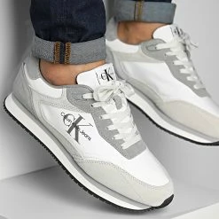 Le moins cher ⭐ Baskets Retro Runner Laceup Low White Mercury Grey de Calvin Klein 🎁