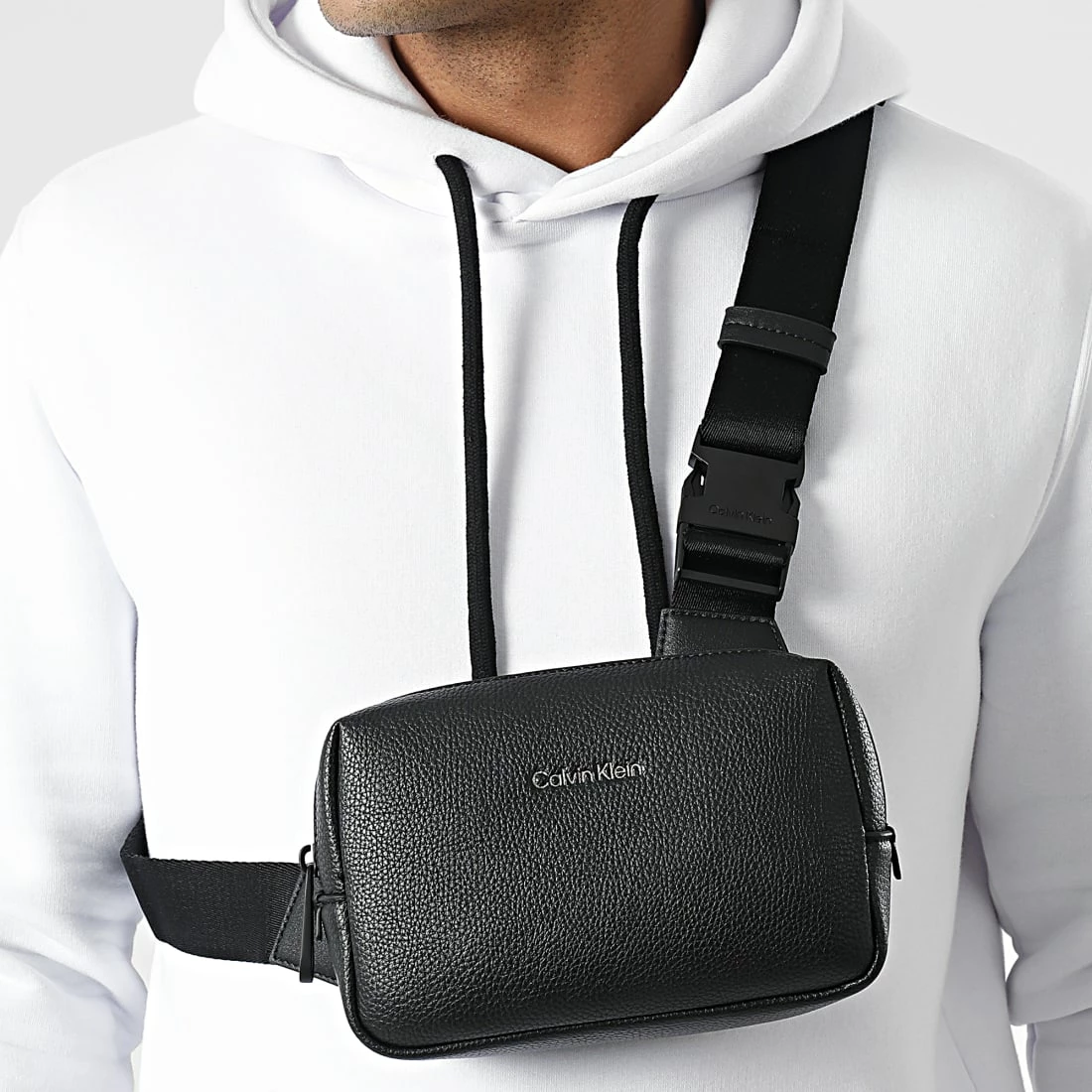 Meilleure affaire 😉 Sac Poitrine Must Harness 9571 Noir de Calvin Klein 🎁 1 Meilleure affaire 😉 Sac Poitrine Must Harness 9571 Noir de Calvin Klein 🎁