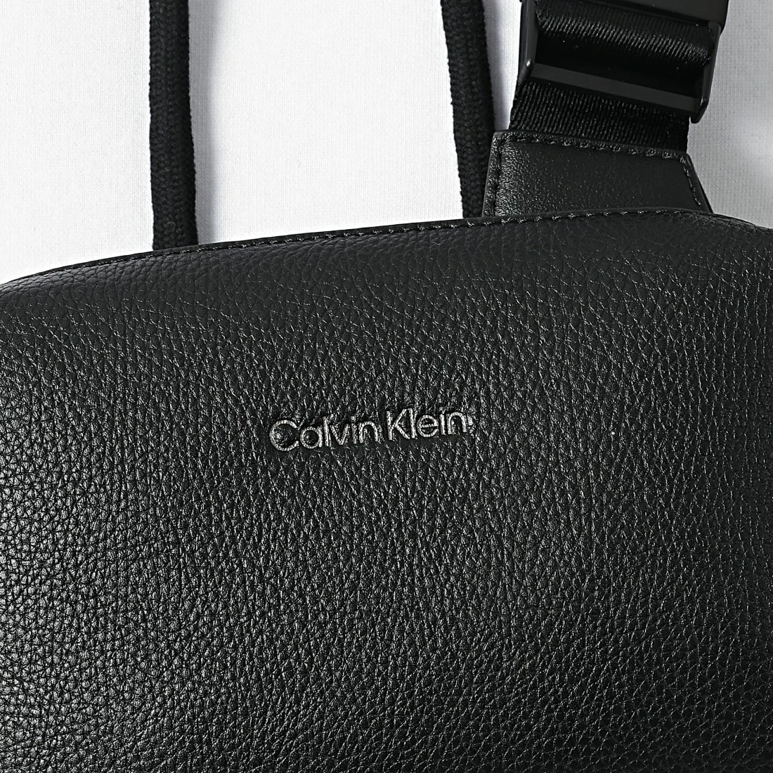 Meilleure affaire 😉 Sac Poitrine Must Harness 9571 Noir de Calvin Klein 🎁 2 Meilleure affaire 😉 Sac Poitrine Must Harness 9571 Noir de Calvin Klein 🎁 – Image 2