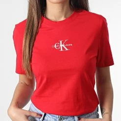 Top 10 👏 Tee 👚 Shirt Femme Monologo 9135 Rouge de Calvin Klein 👏 -Calvin Klein Soldes Magasin calvin klein 342074 J20J219135 XL6 20221021T160810 03