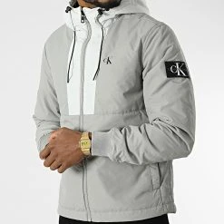 Nouveau 🎁 Veste Zippée Capuche Padded Harrington 2180 Gris de Calvin Klein 🎉 -Calvin Klein Soldes Magasin calvin klein 342438 J30J322180 PQY 20221014T143130 03