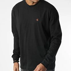 Tout neuf 😉 Tee 👚 Shirt Manches Longues Logo Tape 2556 Noir de Calvin Klein ⌛ -Calvin Klein Soldes Magasin calvin klein 342617 J30J322556 BEH 20221027T152054 03
