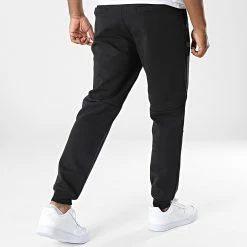 Vente flash 🥰 Pantalon Jogging Debossed Logo 8047 Noir de Calvin Klein 👍 -Calvin Klein Soldes Magasin calvin klein 342890 K10K108047 BEH 20221026T140312 04