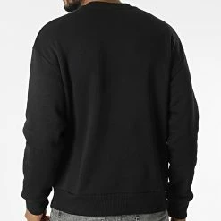 Les meilleures critiques de 🛒 Sweat Crewneck Textured Logo Box 0083 Noir de Calvin Klein ✔️ -Calvin Klein Soldes Magasin calvin klein 342902 K10K110083 BEH 20221020T111936 04