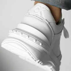 Top 10 🎁 Baskets Chunky Runner Leather Nappa 0521 Triple White de Calvin Klein ⌛ 7 Top 10 🎁 Baskets Chunky Runner Leather Nappa 0521 Triple White de Calvin Klein ⌛ -Calvin Klein Soldes Magasin calvin klein 344107 YM0YM00521 0K8 20221028T112017 04