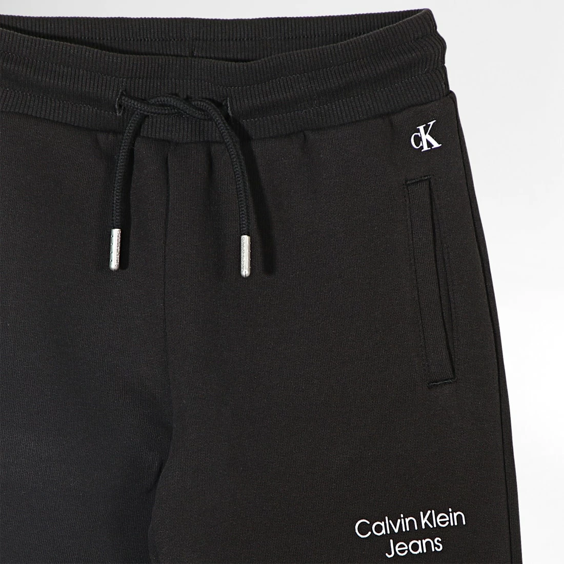Offres 🎁 Pantalon Jogging Enfant Stack Logo 1282 Noir de Calvin Klein 🌟 2 Offres 🎁 Pantalon Jogging Enfant Stack Logo 1282 Noir de Calvin Klein 🌟 – Image 2