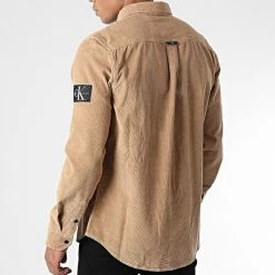 Tout neuf 👍 Surchemise Monologo Badge 2208 Camel de Calvin Klein 🌟 -Calvin Klein Soldes Magasin calvin klein 344906 J30J322208 GV7 20221025T155653 04