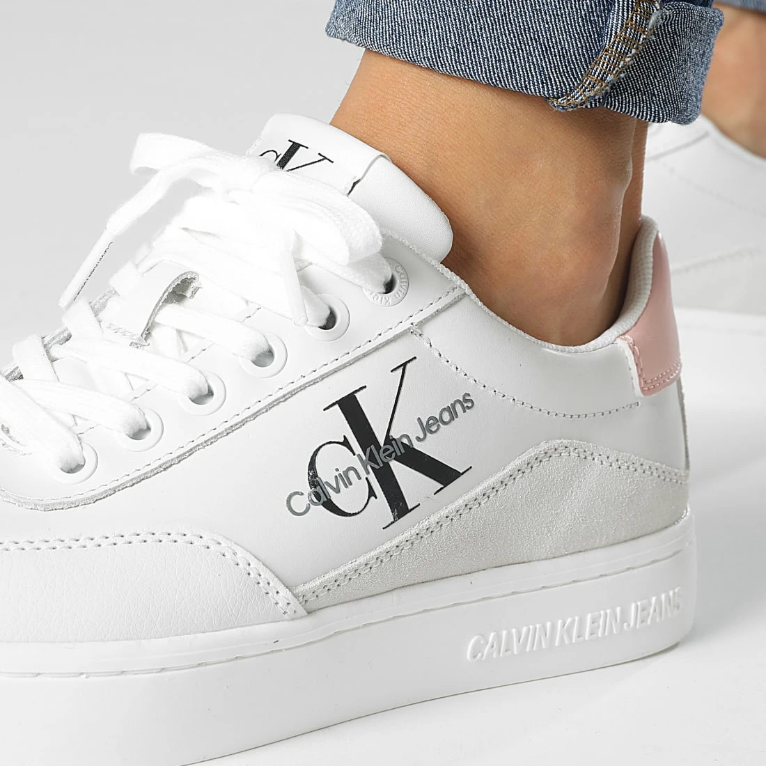 De gros 🎁 Baskets Femme Classic Cupsole Leather 0699 White Peach de Calvin Klein ✔️ 2 De gros 🎁 Baskets Femme Classic Cupsole Leather 0699 White Peach de Calvin Klein ✔️ – Image 2