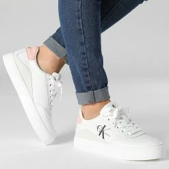 De gros 🎁 Baskets Femme Classic Cupsole Leather 0699 White Peach de Calvin Klein ✔️ 6 De gros 🎁 Baskets Femme Classic Cupsole Leather 0699 White Peach de Calvin Klein ✔️ -Calvin Klein Soldes Magasin calvin klein 345298 YW0YW00699 02T 20221103T153224 03