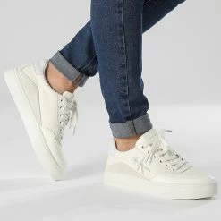 Acheter 🛒 Baskets Femme Classic Cupsole Leather 0699 Ivory Ghost Grey de Calvin Klein 🧨 -Calvin Klein Soldes Magasin calvin klein 345302 YW0YW00699 0GG 20221115T141243 03