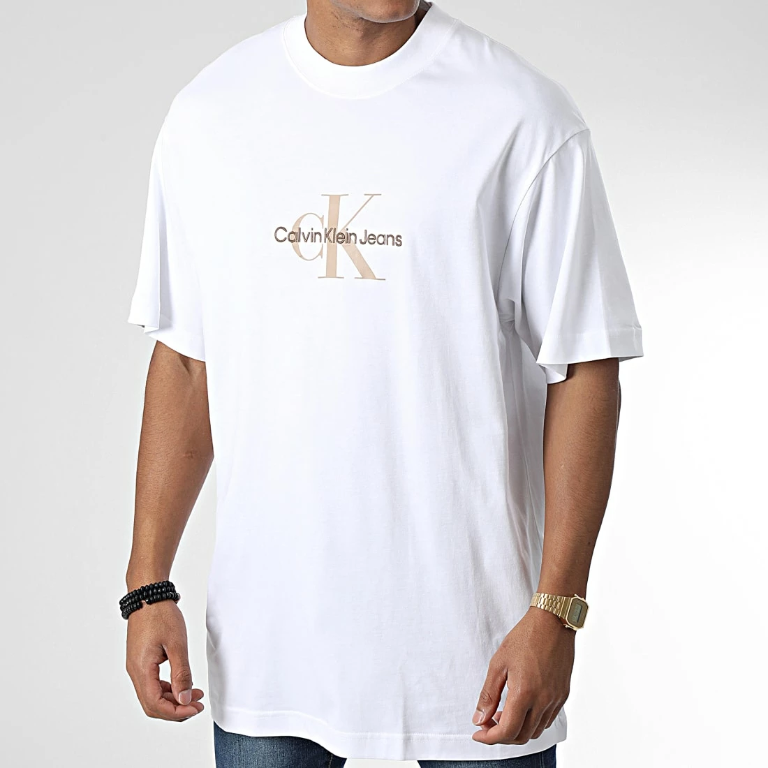 Sortie ❤️ Tee 👕 Shirt Oversize Large Archival Monologo 2516 Blanc de Calvin Klein ✔️ 1 Sortie ❤️ Tee 👕 Shirt Oversize Large Archival Monologo 2516 Blanc de Calvin Klein ✔️