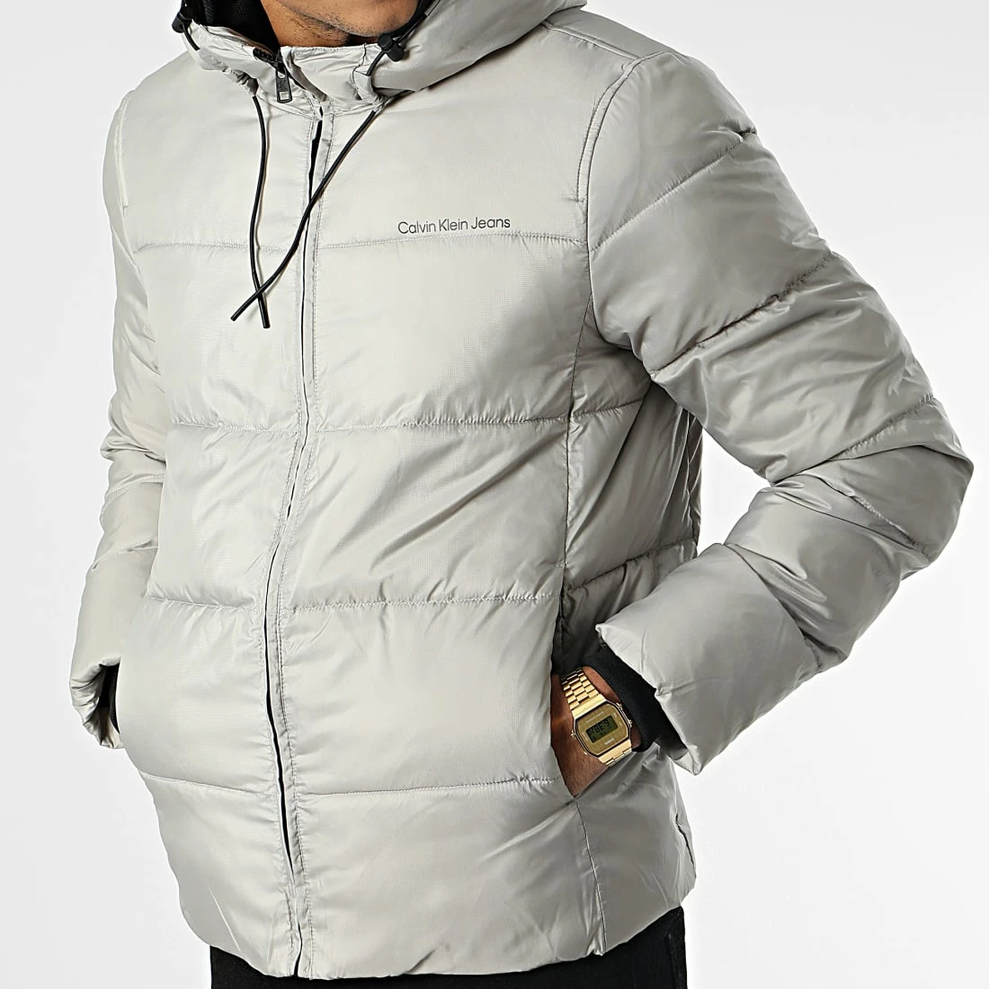 Remise 🎁 Doudoune Capuche Logo Tape Padded 0922 Gris de Calvin Klein 😀 3 Remise 🎁 Doudoune Capuche Logo Tape Padded 0922 Gris de Calvin Klein 😀 – Image 3