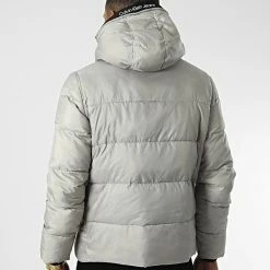 Remise 🎁 Doudoune Capuche Logo Tape Padded 0922 Gris de Calvin Klein 😀 7 Remise 🎁 Doudoune Capuche Logo Tape Padded 0922 Gris de Calvin Klein 😀 -Calvin Klein Soldes Magasin calvin klein 345574 J30J320922 PQY 20221027T152901 04