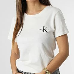 Les meilleures critiques de ✔️ Lot De 2 Tee 👚 Shirt Slim Femme 9734 Beige Gris de Calvin Klein 👏 -Calvin Klein Soldes Magasin calvin klein 345652 J20J219734 YBI 20221114T121826 04