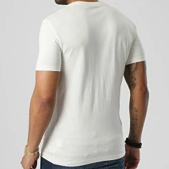 Bon marché ❤️ Tee 👚 Shirt 2466 Beige de Calvin Klein ✨ 7 Bon marché ❤️ Tee 👚 Shirt 2466 Beige de Calvin Klein ✨ -Calvin Klein Soldes Magasin calvin klein 345719 J30J322466 YBI 20221104T144321 04