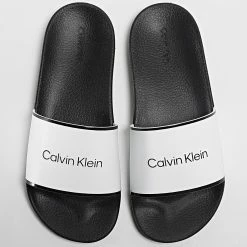 Grosses soldes 🤩 Claquettes Femme Rubber Pool Slide 1382 Black Bright White de Calvin Klein ✔️ -Calvin Klein Soldes Magasin calvin klein 346069 HW0HW01382 0GN 20221125T155937 04