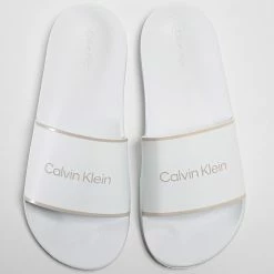 Remise 🎉 Claquettes Femme Rubber Pool Slide 1382 White Feather Gray de Calvin Klein 🧨 7 Remise 🎉 Claquettes Femme Rubber Pool Slide 1382 White Feather Gray de Calvin Klein 🧨 -Calvin Klein Soldes Magasin calvin klein 346071 HW0HW01382 0K9 20221125T155807 04