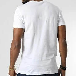 Budget ✨ Tee 👚 Shirt 2547 Blanc de Calvin Klein 💯 -Calvin Klein Soldes Magasin calvin klein 346088 J30J322547 YAF 20221031T144950 04