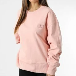 Bon marché 👏 Sweat Crewneck Femme 9755 Rose de Calvin Klein 👏 -Calvin Klein Soldes Magasin calvin klein 346356 J20J219755 TKY 20221117T094830 03