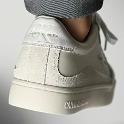 Meilleure vente 👏 Baskets Classic Cupsole Leather 0432 Ivory Ghost Grey de Calvin Klein 😉 -Calvin Klein Soldes Magasin calvin klein 346905 YM0YM00432 0F4 20221111T155109 04