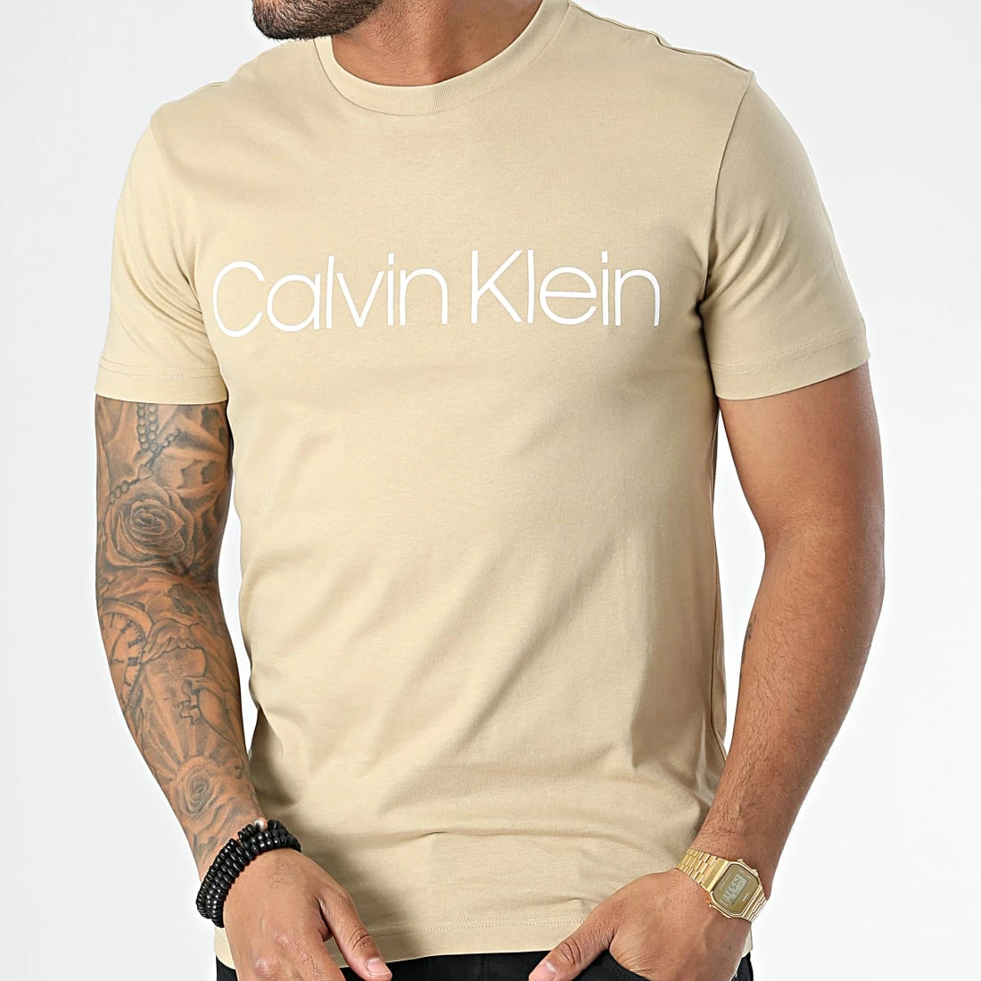 Tout neuf 😍 Tee 👕 Shirt Cotton Front Logo 3078 Sable de Calvin Klein 👏 1 Tout neuf 😍 Tee 👕 Shirt Cotton Front Logo 3078 Sable de Calvin Klein 👏