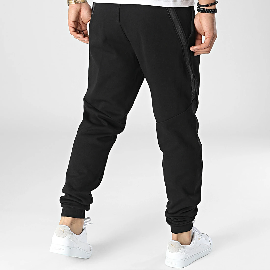 Meilleure affaire 🛒 Pantalon Jogging Logo Tape 0820 Noir de Calvin Klein 🌟 4 Meilleure affaire 🛒 Pantalon Jogging Logo Tape 0820 Noir de Calvin Klein 🌟 – Image 4